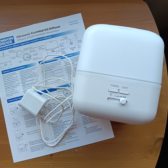 White Essential Oil Diffuser - Picture 2 of 2